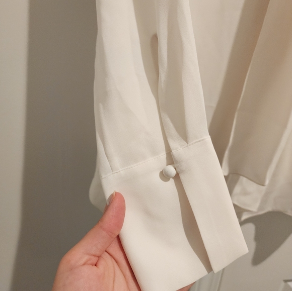 Ann Taylor Blouse - Picture 4 of 6